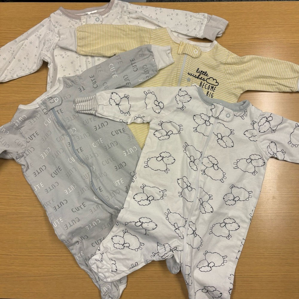Gerber Newborn Zip Footie Long-Sleeve Onsies With Mittens Bundle of 4
